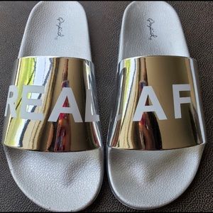 💟 REAL AF Metallic Silver Summer Slides